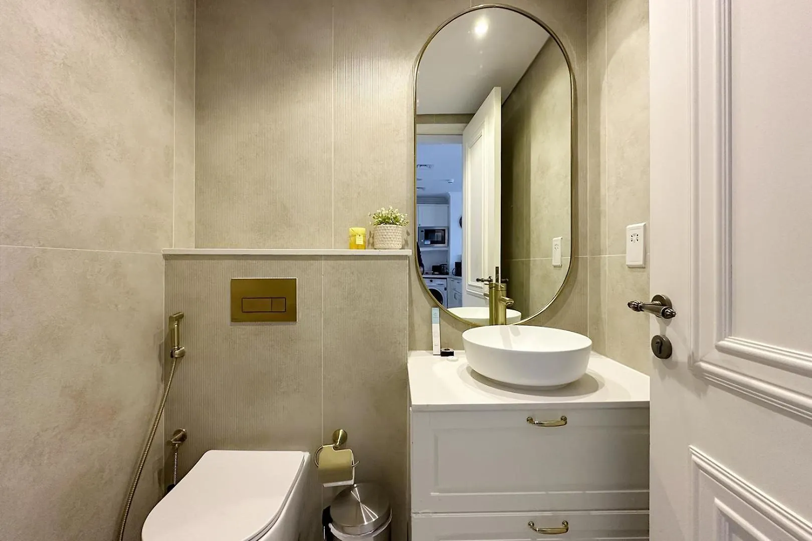 Livbnb - Homey 1B With Spacious Terrace In District 14, Jvc Dubai