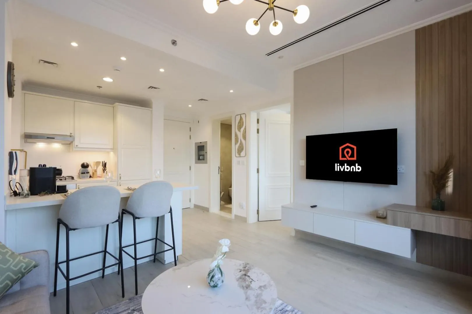 Livbnb - Homey 1B With Spacious Terrace In District 14, Jvc Dubai Apartment