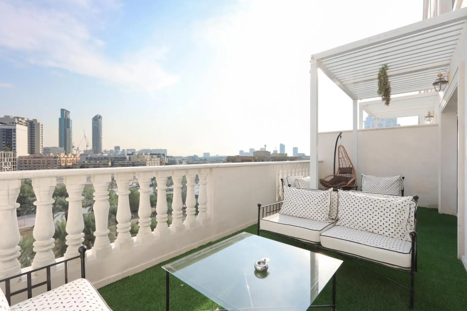 Livbnb - Homey 1B With Spacious Terrace In District 14, Jvc Dubai