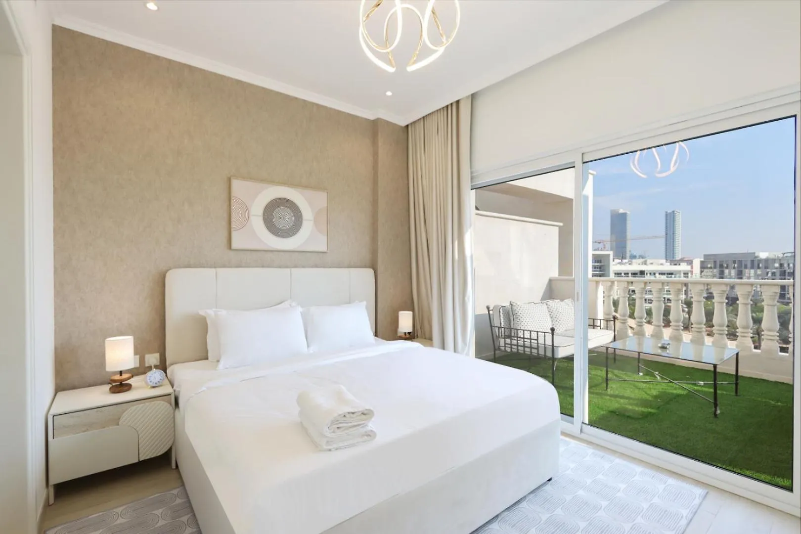 Livbnb - Homey 1B With Spacious Terrace In District 14, Jvc Dubai